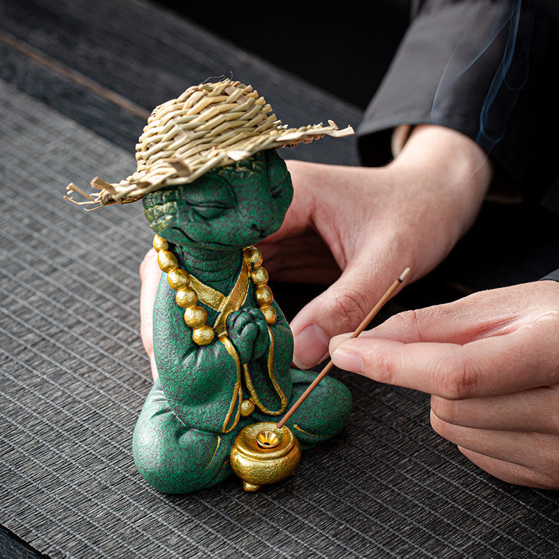 Straw Hat Snake Guardian - Prayer