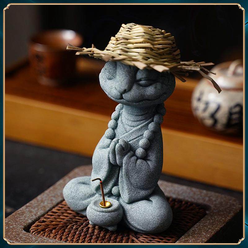 Straw Hat Snake Guardian - Prayer